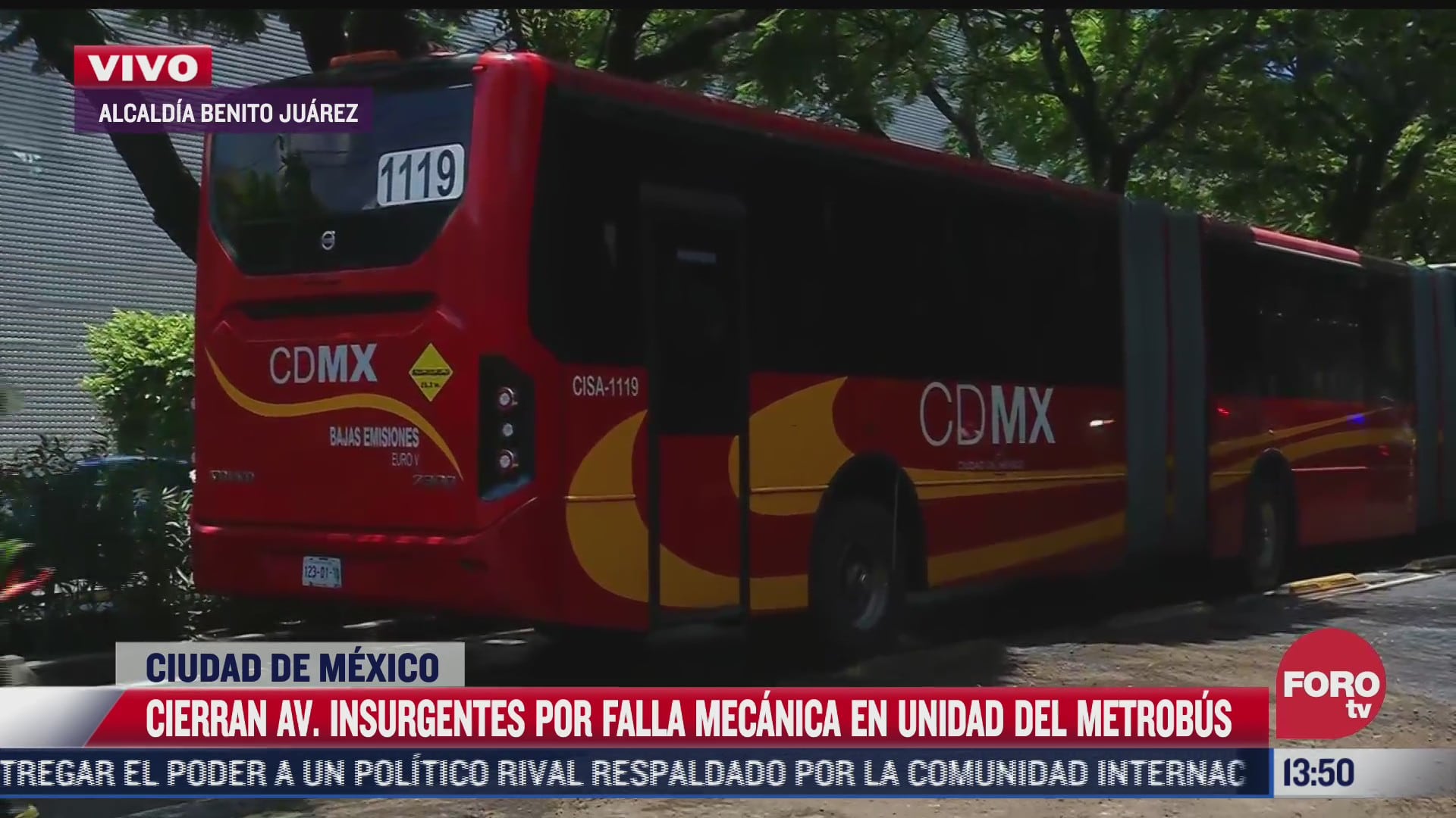 falla en el metrobus provoca derrame de combustible sobre av insurgentes en cdmx