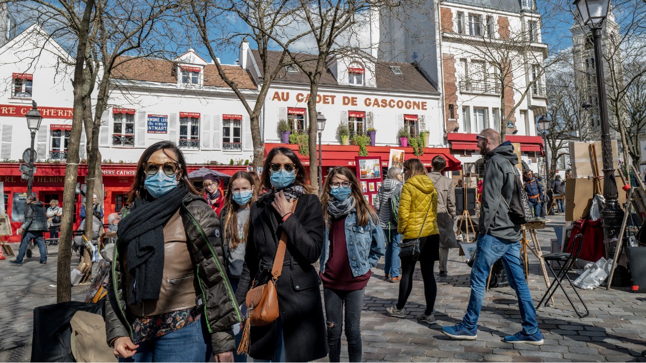 Francia teme nueva ola epidémica ante aumento de contagios COVID
