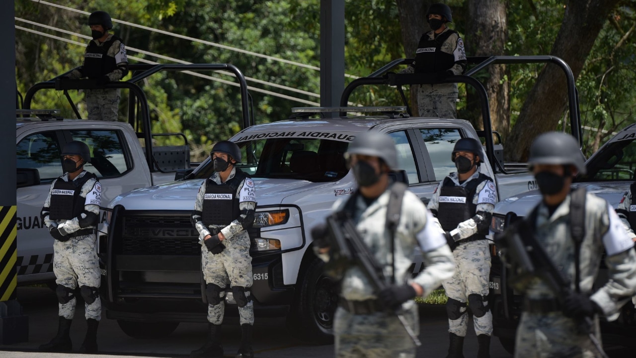 Elementos de la Guardia Nacional durante la ceremonia de inauguración de sus instalaciones en Xalapa