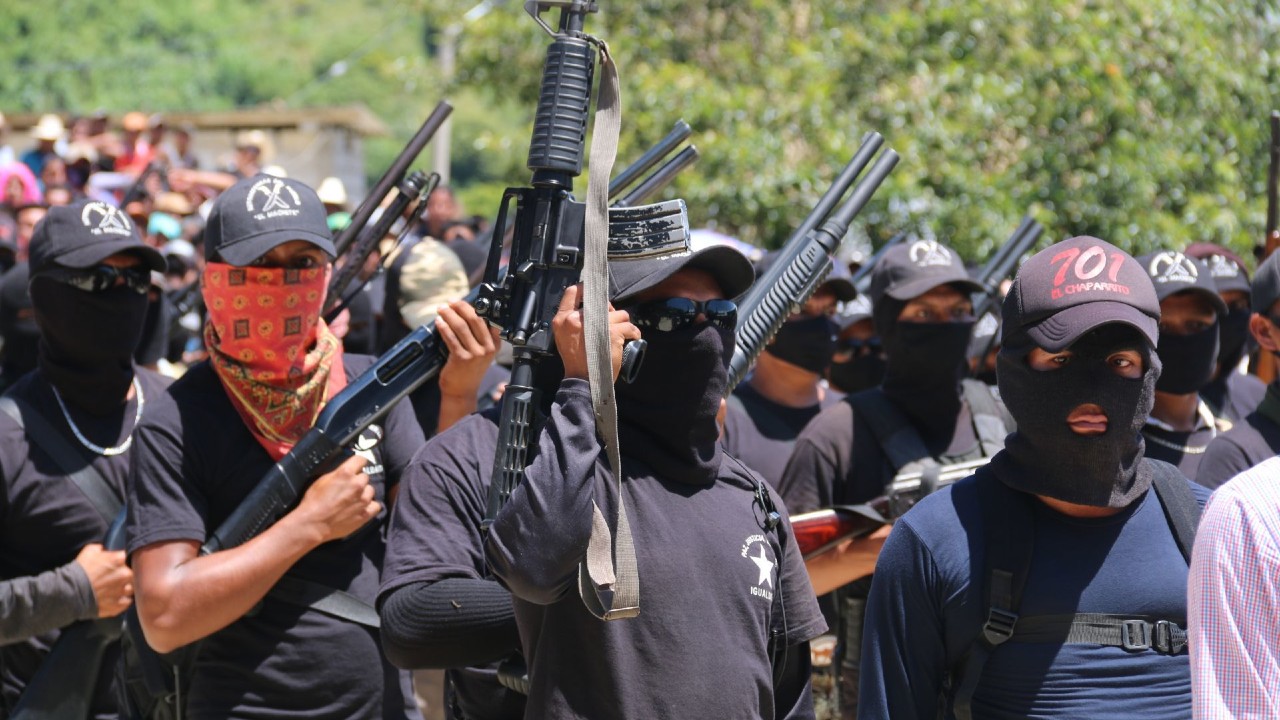 Hartos del abuso del narcotráfico, jóvenes tzotziles forman las autodefensas 'El Machete'