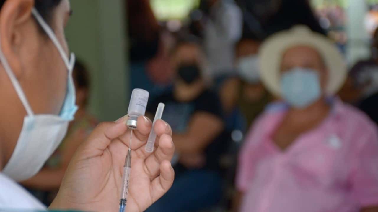 Polémica en Mazatlán por exigencia de certificado de vacunación para ingresar a lugares públicos