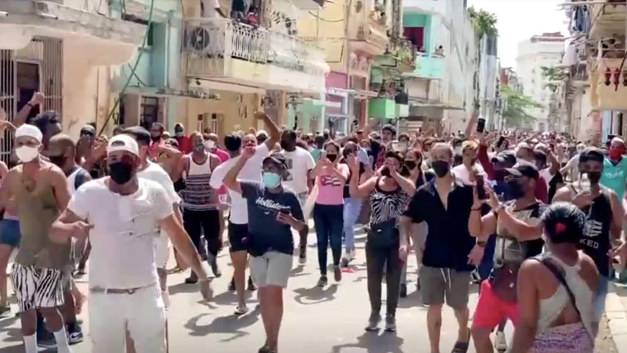 Multitudinaria e inédita protesta antigubernamental en San Antonio de los Baños, Cuba