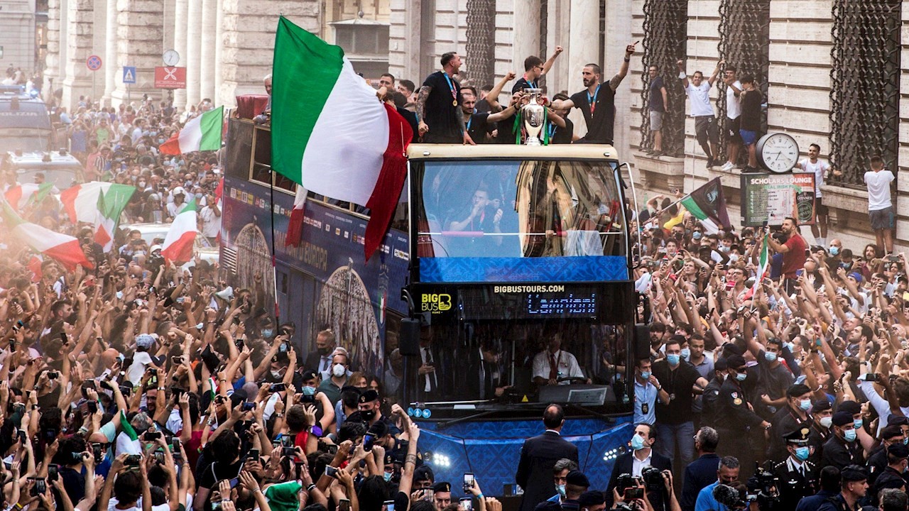 Selección Italiana celebra triunfo en la Eurocopa