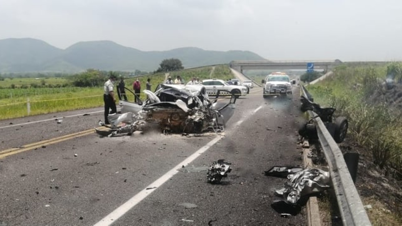 Tres muertos y dos heridos deja accidente en autopista de Chiapas
