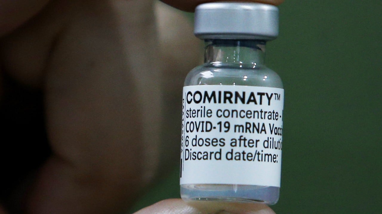 Vacuna de Pfizer protege contra COVID-19 al menos 6 meses