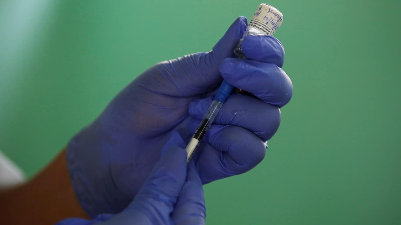 Vacunas de Pfizer o AstraZeneca neutralizan variante Delta
