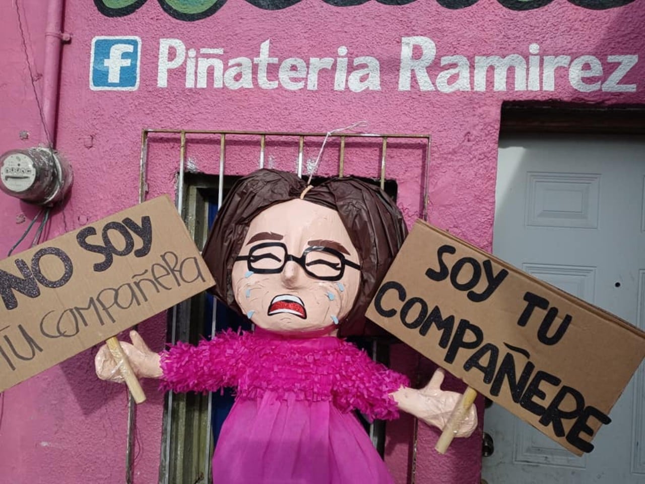 Piñata Compañere de la piñatería Ramírez