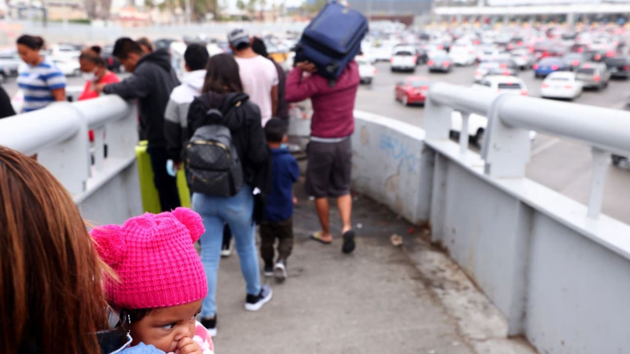 ACNUR manifiesta su preocupación por expulsión de migrantes en EEUU tras aumento de casos COVID