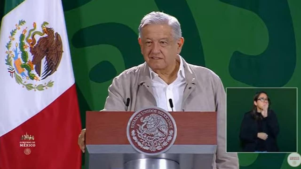El presidente Andrés Manuel López Obrador en la conferencia de prensa matutina desde Veracruz.