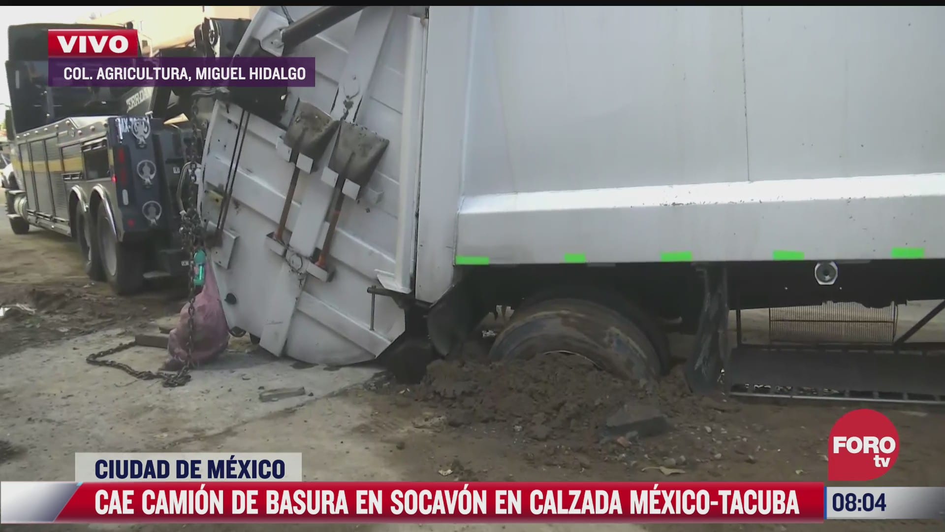 cae camion de basura en socavon en la mexico tacuba
