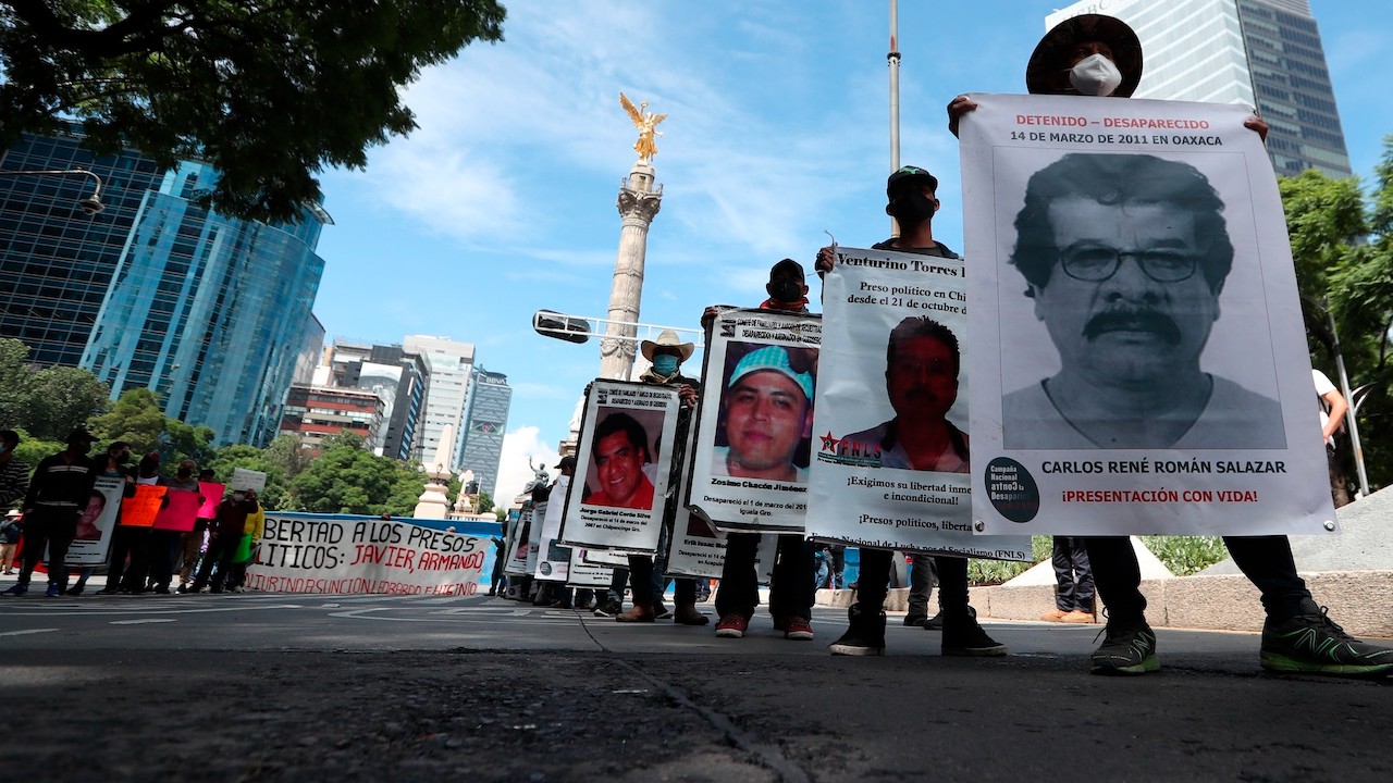 Familiares de Desaparecidos marchan con motivo del Día Internacional de las Víctimas de Desapariciones Forzadas (EFE)