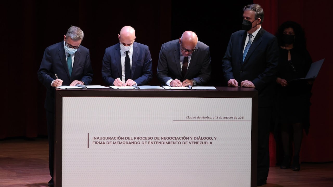 Firma del memorando de entendimiento de Venezuela en el Museo Nacional de Antropología, Ciudad de México, 13 de agosto de 2021 (Getty Images)