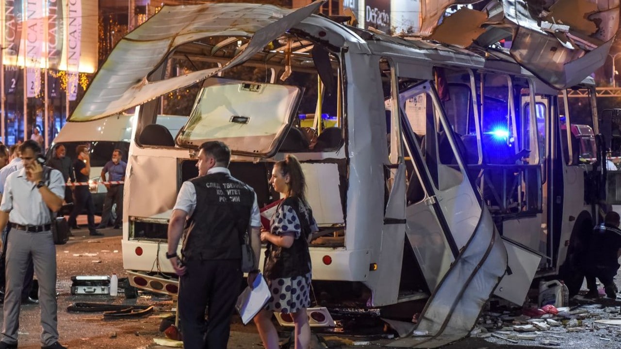 Explosión a bordo de autobús deja dos muertos y al menos 17 heridos en Rusia
