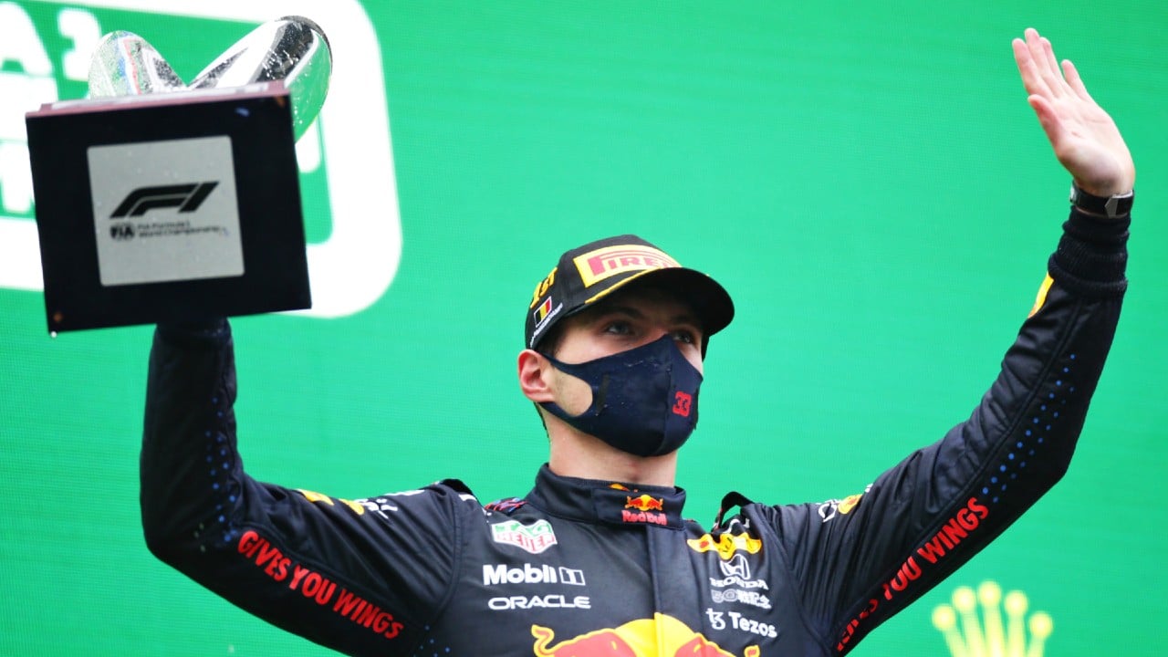 Verstappen gana la carrera más corta de la historia; Hamilton sigue líder
