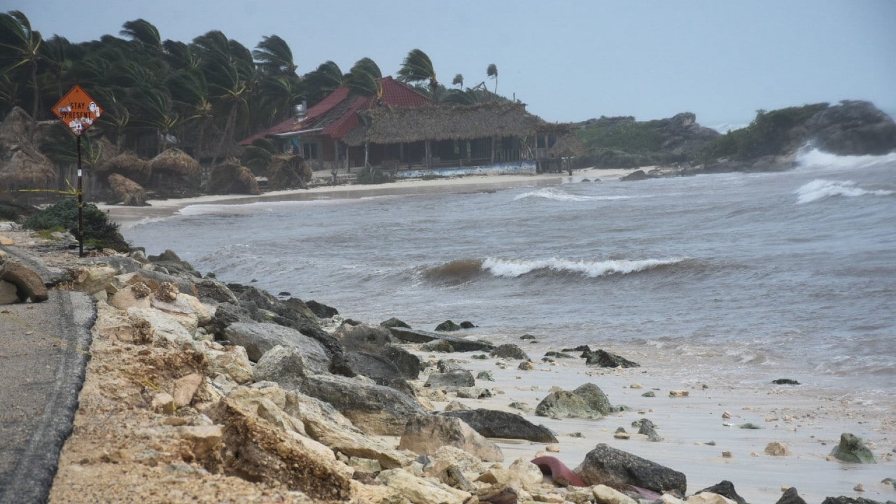 Grace avanza sobre la Península de Yucatán dejando fuertes lluvias e inundaciones