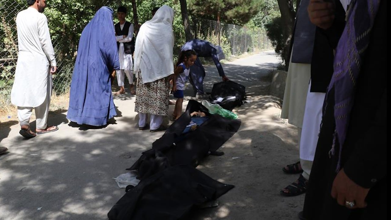 Doble atentado terrorista del Estado Islámico en Kabul suma 95 muertos