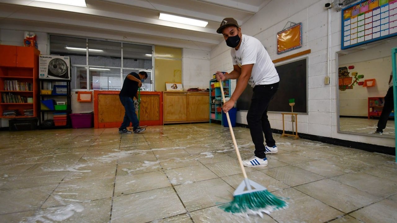Limpieza de escuelas en la CDMX