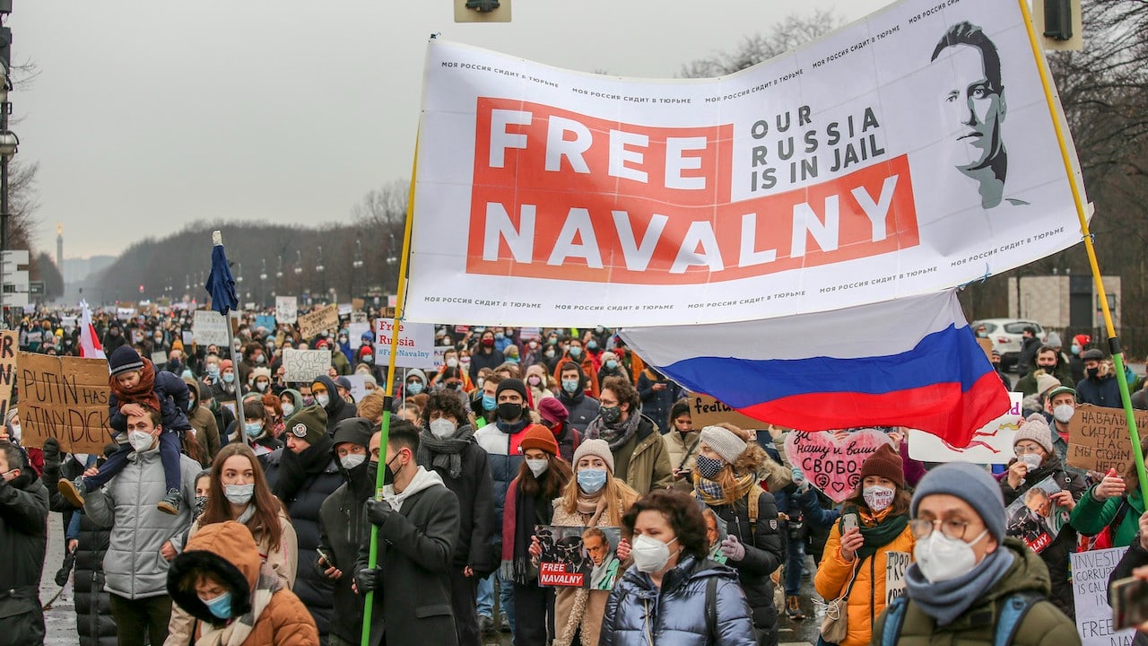 Partidarios del político de oposición ruso Alexei Navalny durante una protesta (Getty Images)