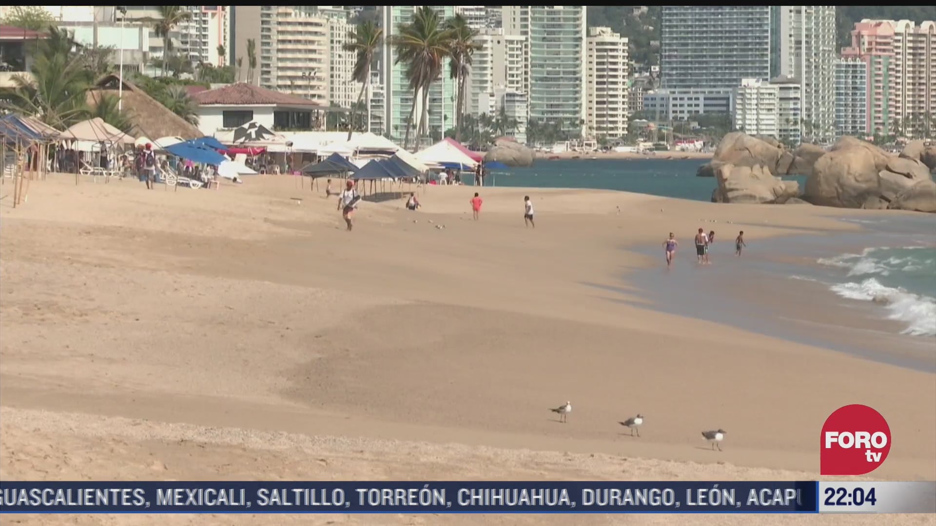 policias turisticos vigilan playas de acapulco guerrero