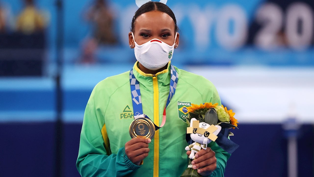 Rebeca Andrade de Brasil gana oro en salto en los Juegos Olímpicos de Tokyo 2020