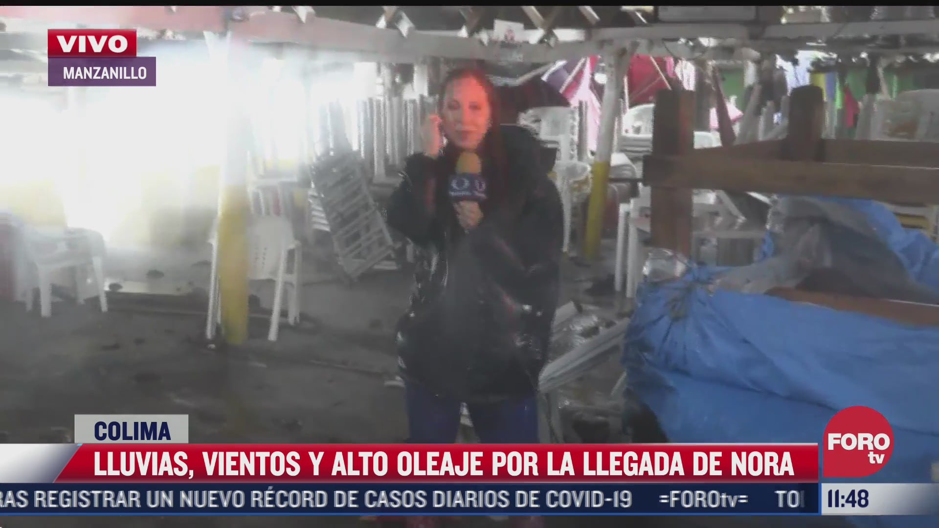 reportera muestra en vivo la fuerza de nora en manzanillo
