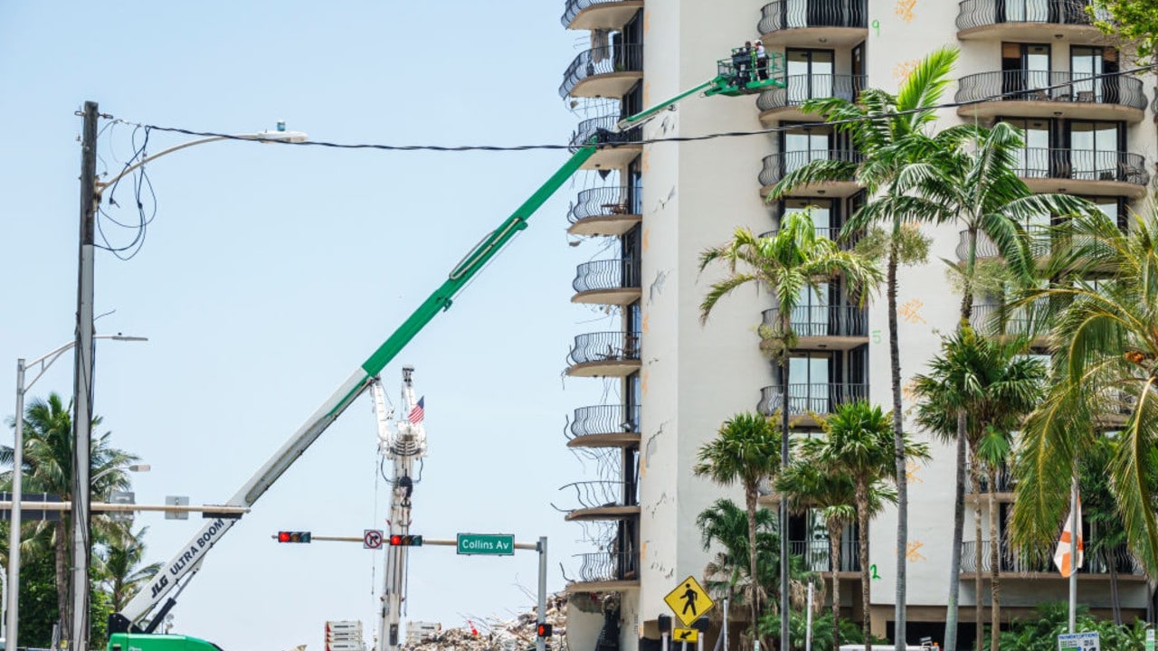Residentes son obligados a evacuar edificio de Miami por "inseguro"