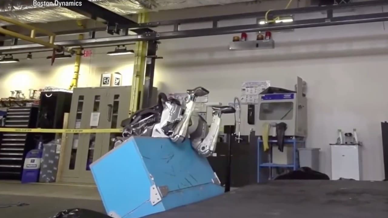 Robot 'Atlas', de Boston Dynamics, sorprende con avances, pero más por sus errores