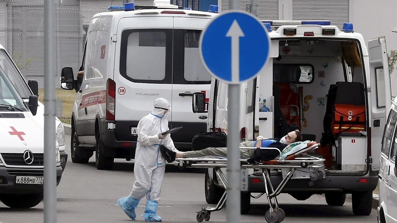 Rusia registra 789 muertes por COVID-19 y suma 159,352 fallecimientos