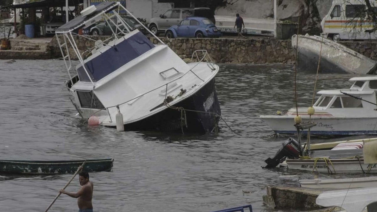 Se hunde embarcación en Acapulco; un turista resulta herido