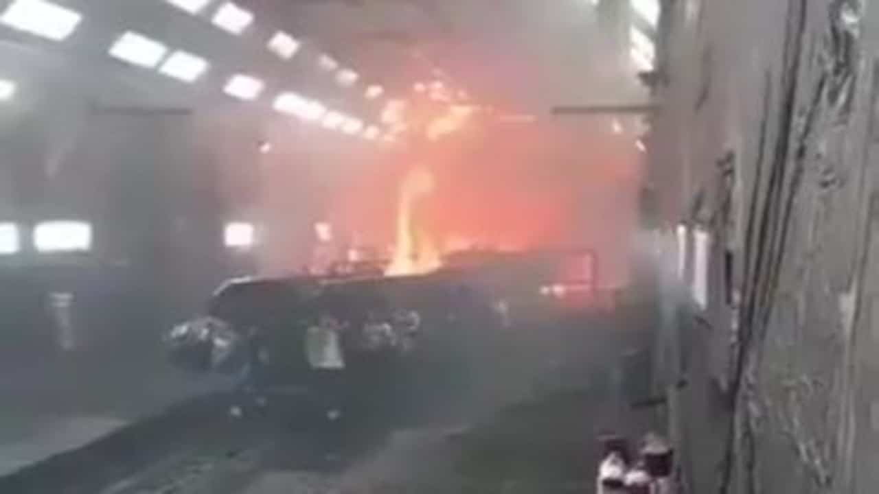 Se registra incendio en planta de tractocamiones de Saltillo, Coahuila