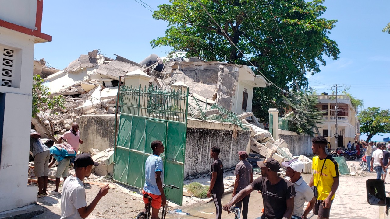 Número de muertos por terremoto de magnitud 7.2 en Haití sube a 227