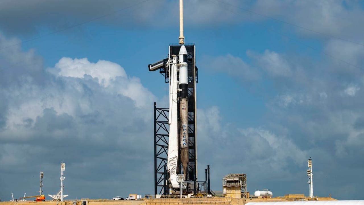 Despega misión de SpaceX con suministros para la Estación Espacial Internacional