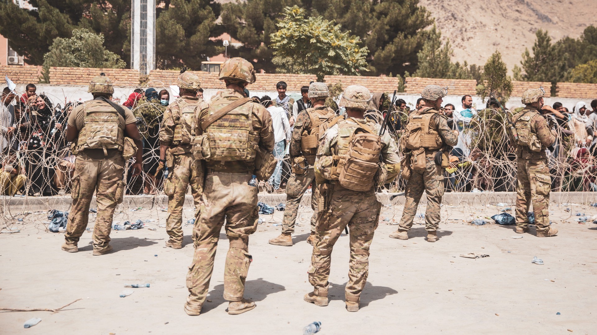 Talibanes permitirán salir a estadounidenses y afganos en riesgo después del 31 de agosto