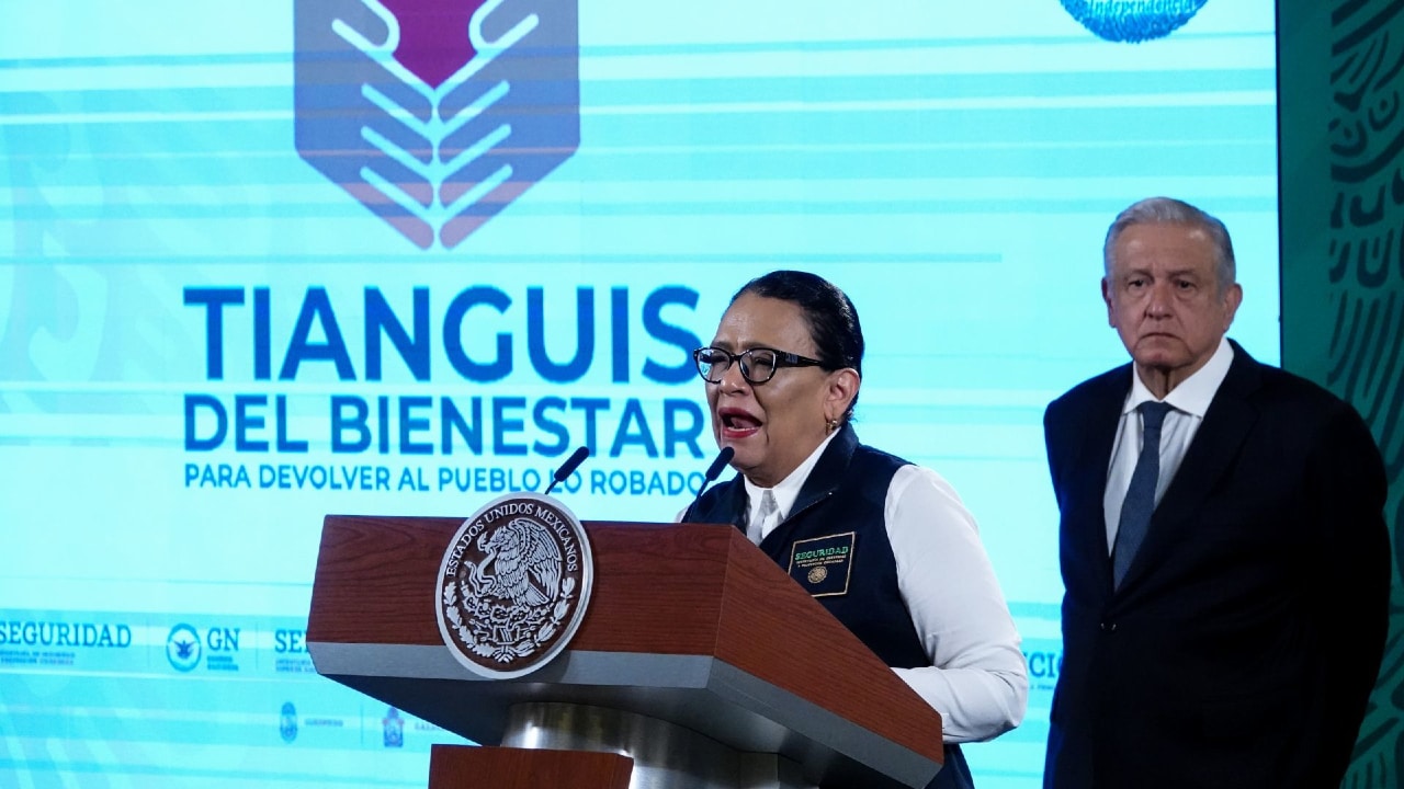 Rosa Icela Rodríguez y Andrés Manuel López Obrador presentaron el programa Tianguis del Bienestar.