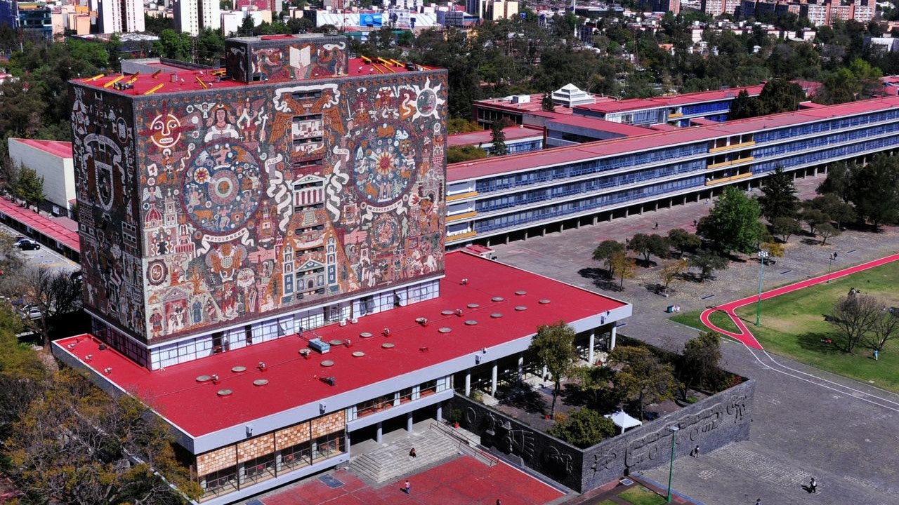 UNAM inicia ciclo escolar a distancia por la pandemia de COVID-19
