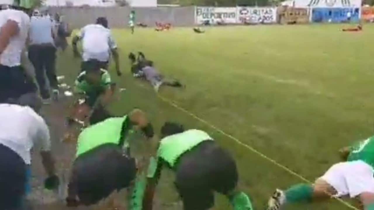 VIDEO: Balacera irrumpe en torneo de futbol local en León, Guanajuato