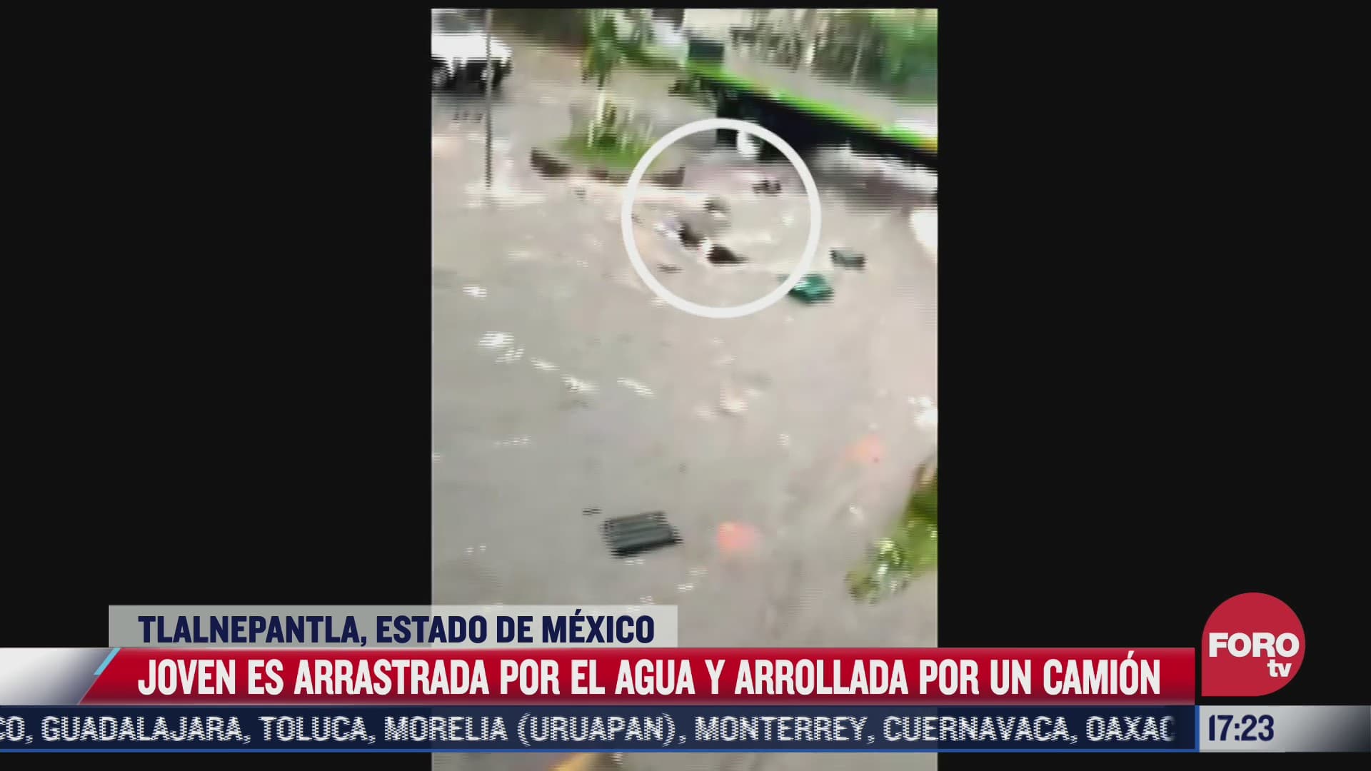 video camion arrolla a mujer en medio de inundacion en tlalnepantla en el estado de mexico