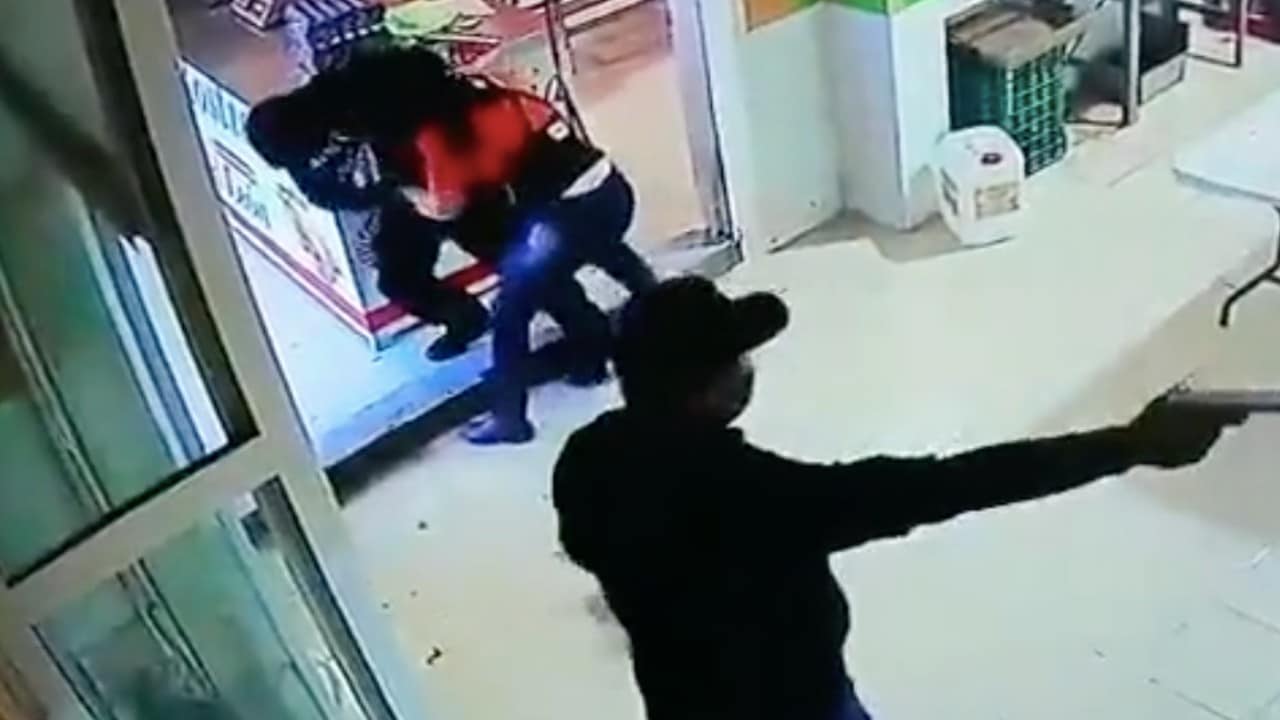 VIDEO: Captan presunto secuestro de empleada de rosticería en Guanajuato