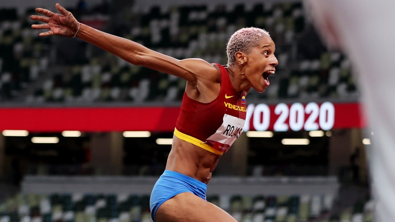 Yulimar Rojas logra oro olímpico con récord mundial en triple salto con 15.67 metros