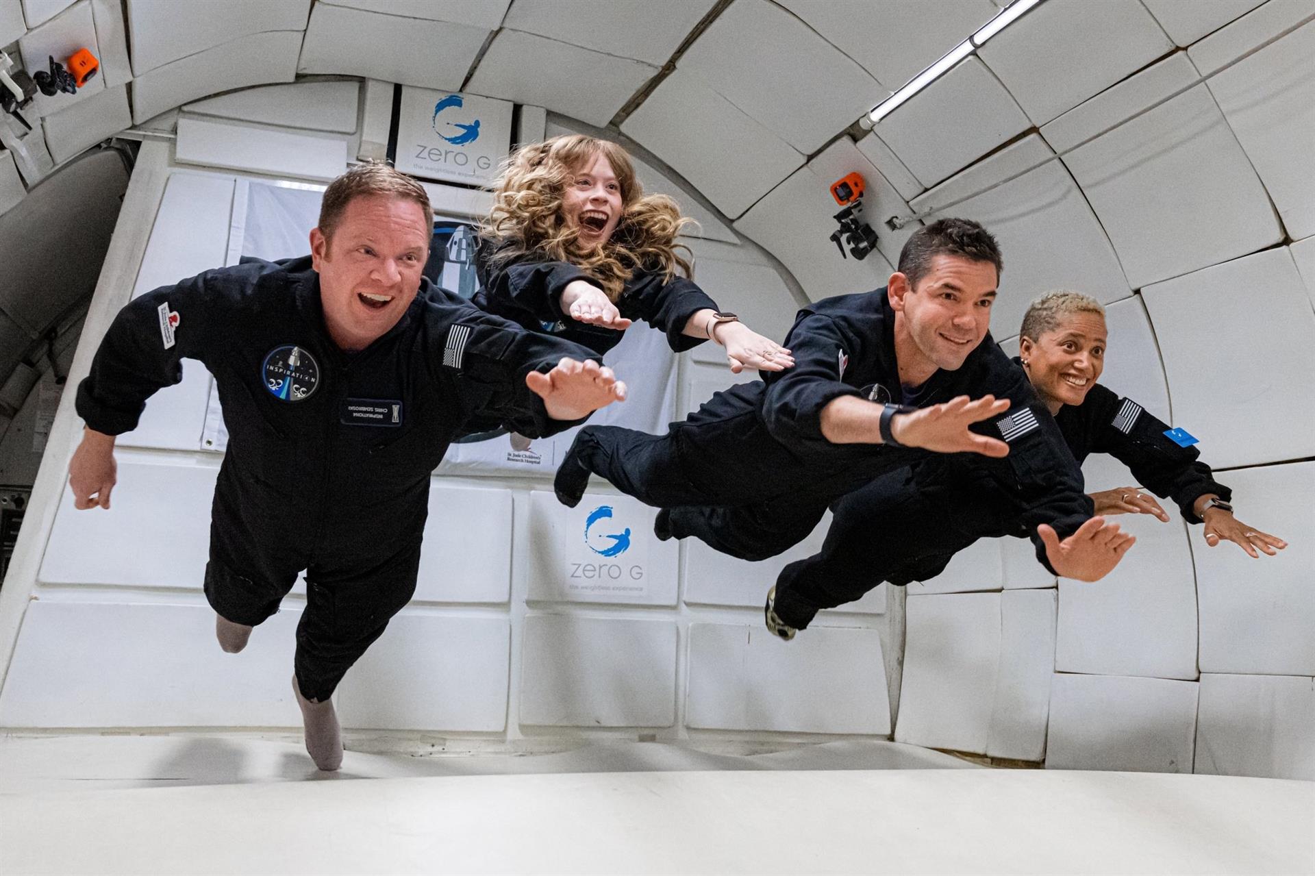 Turistas de misión espacial de SpaceX se encuentran sanos, felices y descansando