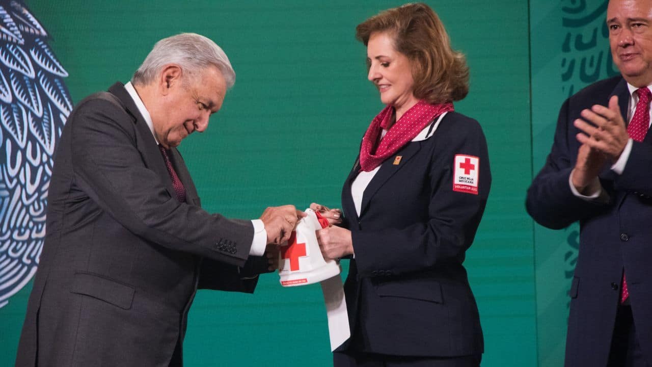AMLO da el banderazo a la Colecta Nacional de la Cruz Roja Mexicana 2021
