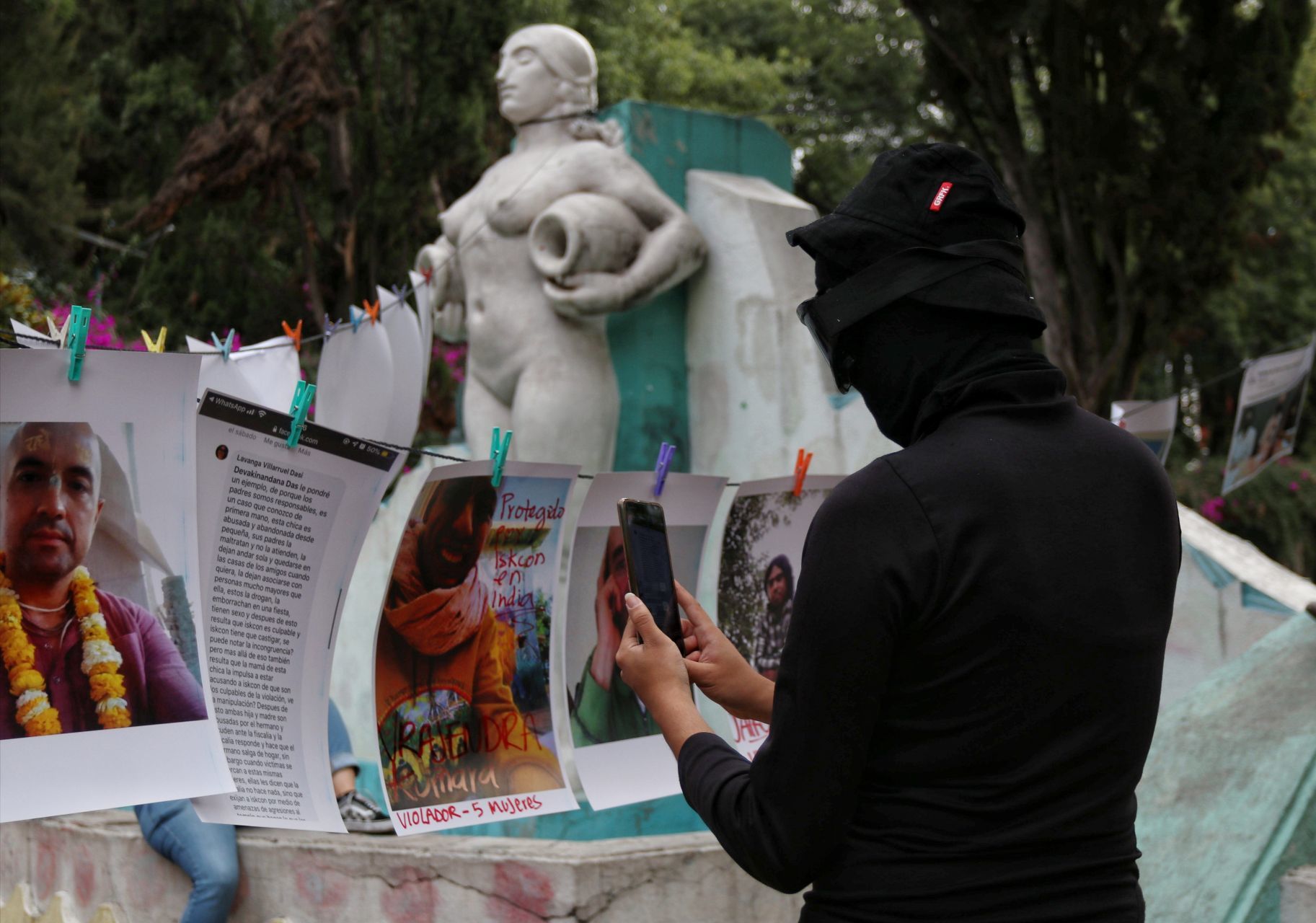 Mujeres realizaron un tendedero de acosadores, violadores y deudores alimenticios en CDMX (Cuartoscuro)
