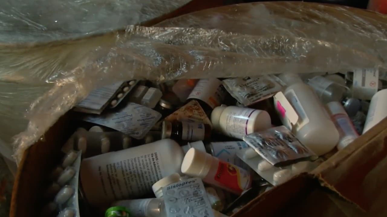 Hallan toneladas de medicamentos caducos en tambos de residuos peligrosos en hospital de SLP