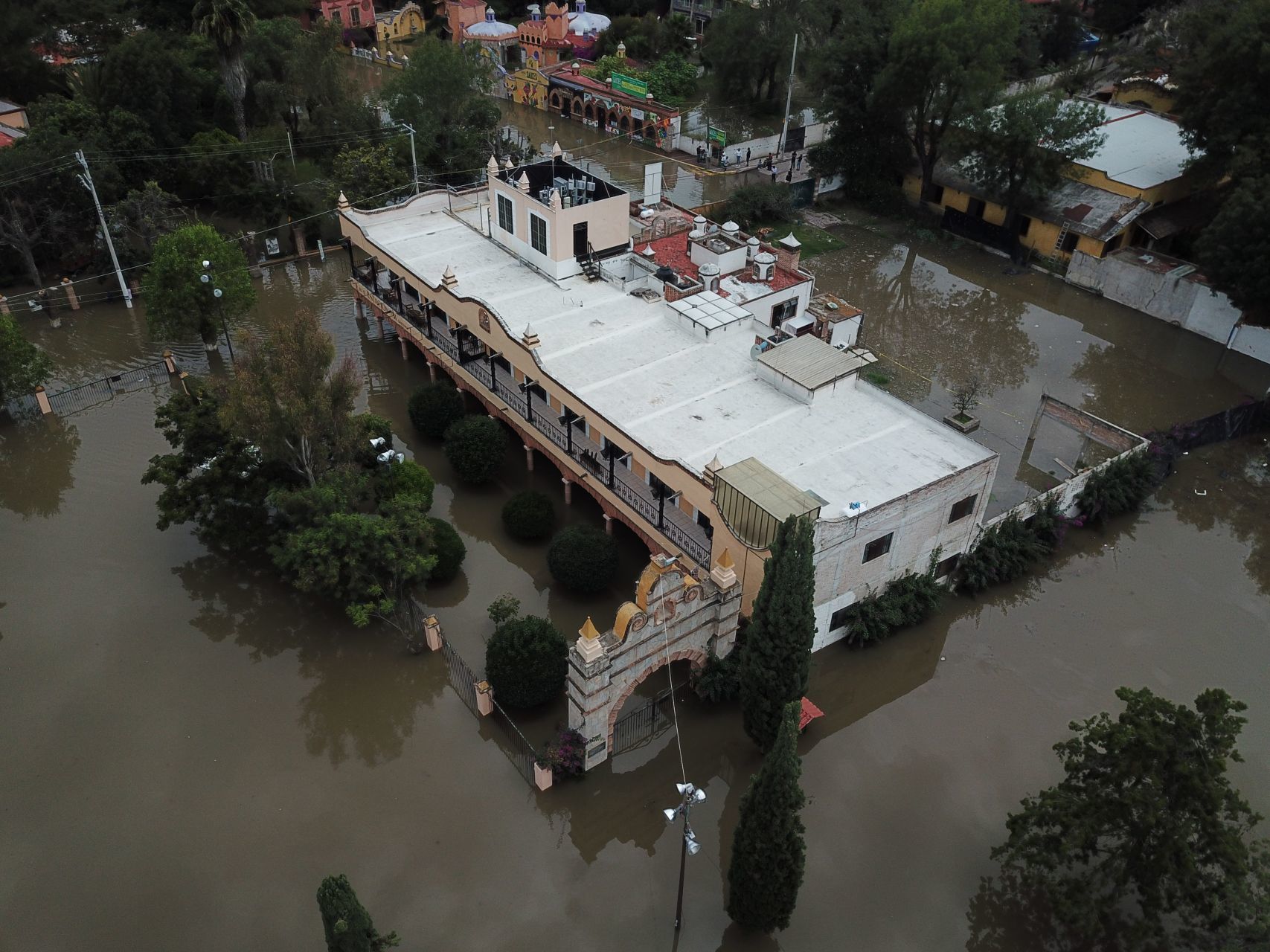 Suspenden clases presenciales en Tequisquiapan, Querétaro, por inundaciones