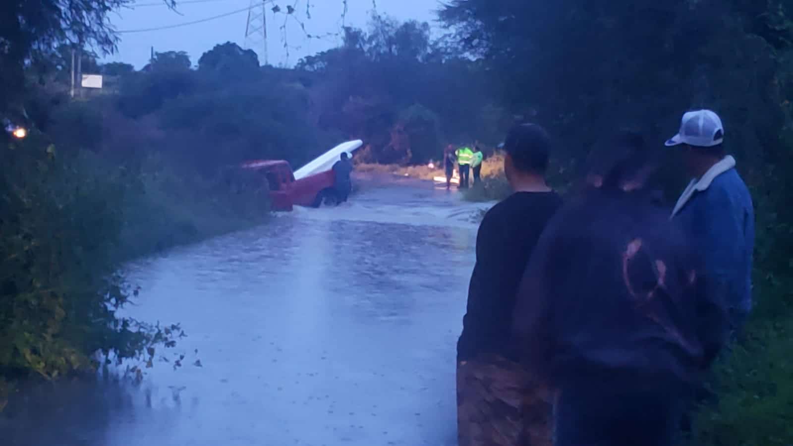 Lluvias causan inundaciones e incomunican poblados en San Miguel de Allende