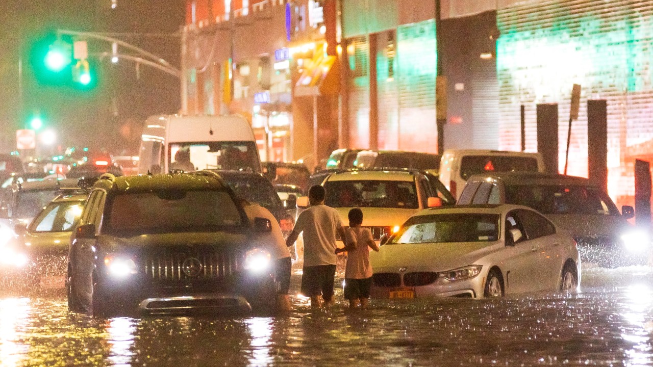 Lluvias e inundaciones por Ida en Nueva York y Nueva Jersey dejan al menos 8 muertos