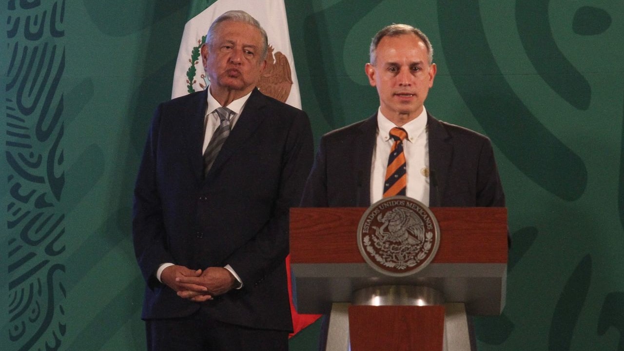 Hugo López-Gatell y Andrés Manuel López Obrador, durante la conferencia mañanera