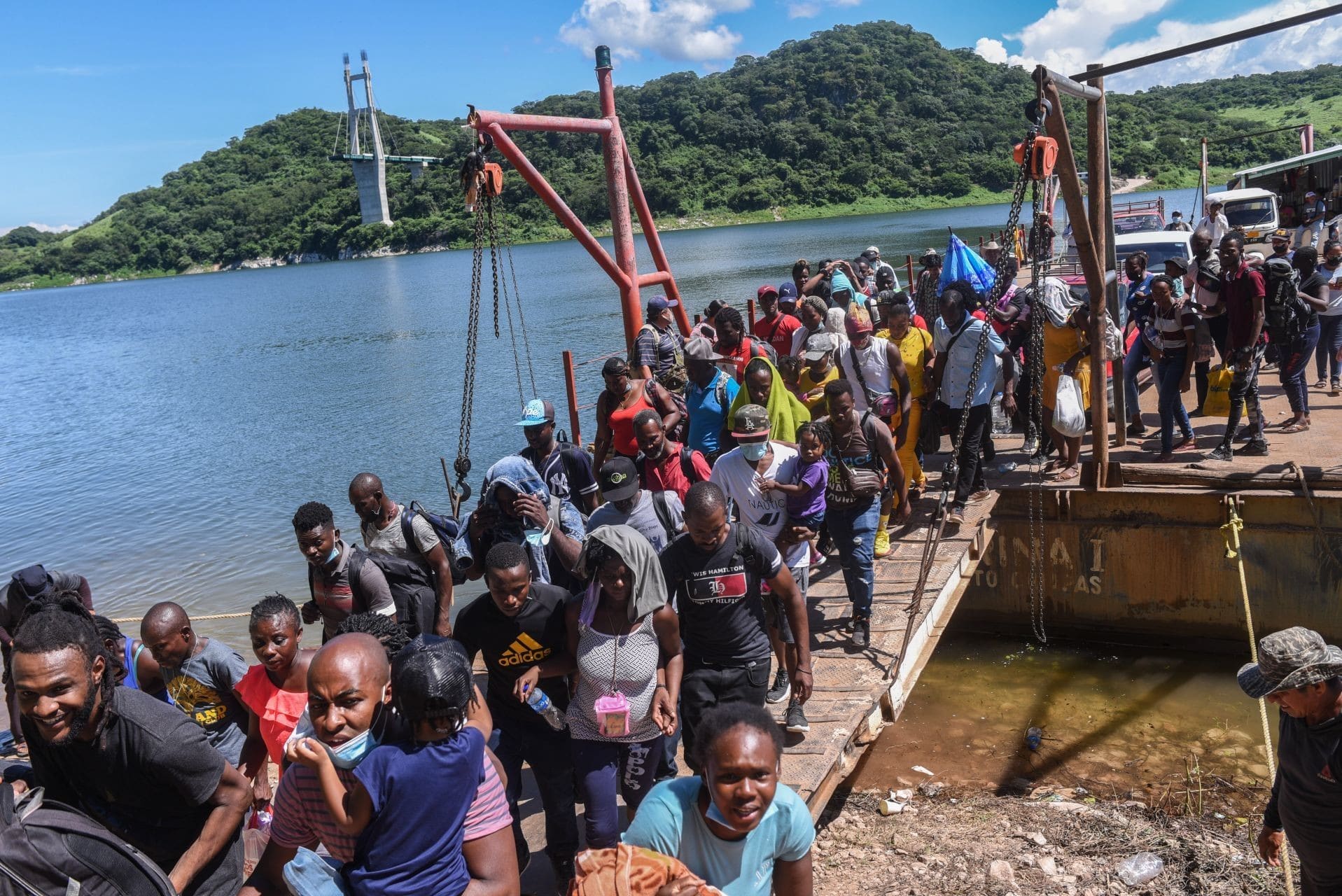 Migrantes haitianos toman nuevas rutas para llegar a Chiapas