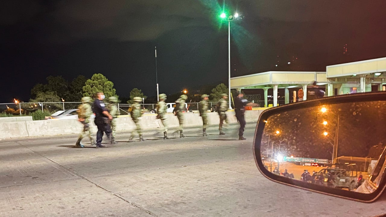 Suman 14 militares mexicanos detenidos tras cruzar frontera con Estados Unidos