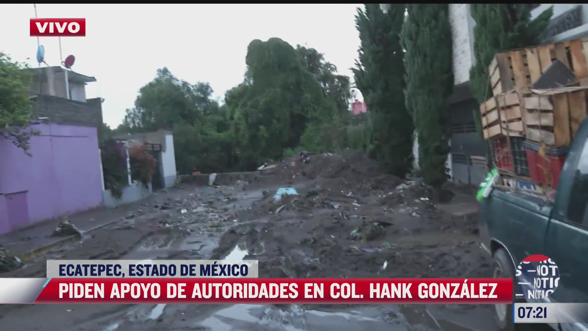 necesitamos agua y muchas manos dice afectada por inundaciones en ecatepec estado de mexico